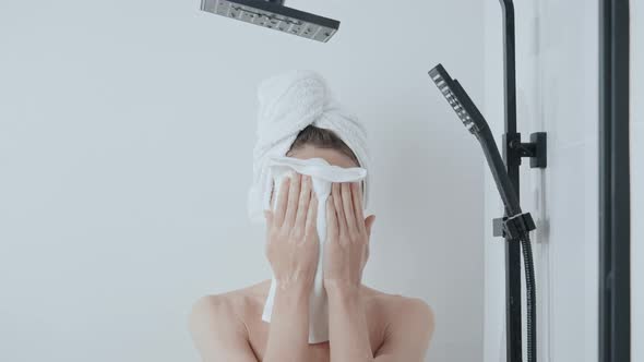 Beautiful Female After Shower alt