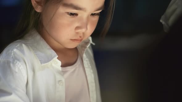 Cute Little Girl Making Sand Art alt