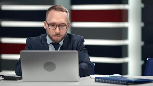 Successful Male Boss Working Use Laptop at Desk Modern Workplace alt