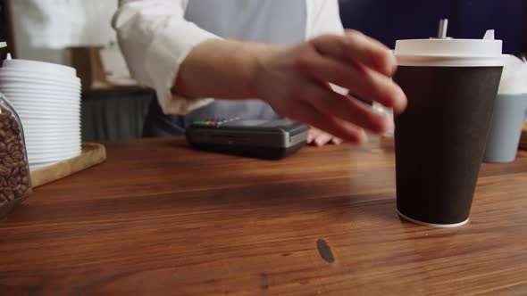 No Cash Payment in a Restaurant alt