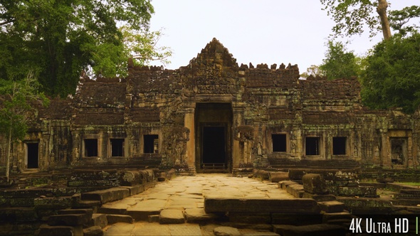 4K Doorway Entrance to Preah Khan Temple, part of Khmer Angkor Complex in Siem Reap, Cambodia alt