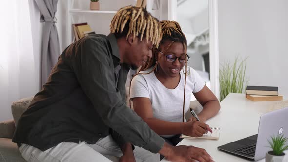 Private Coaching Couple Homework Explaining Task alt