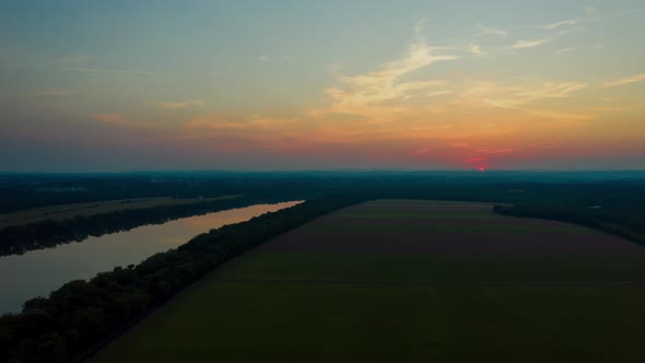 Sunset on the Potomac River, Maryland - Aerial Hyperlapse alt