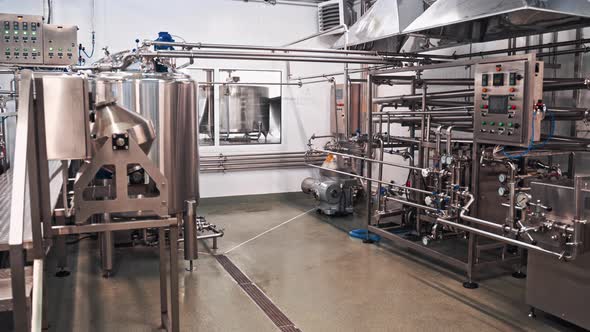 Milk Production at Factory alt