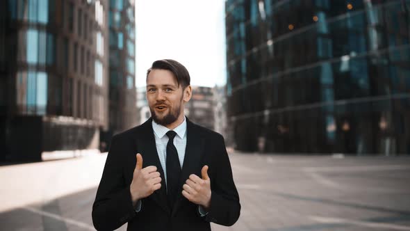 Businessman Approve Your Opinion and Deal alt