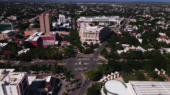The majestic Paseo del Montejo Svenue in Yucatan alt