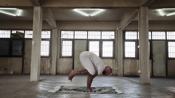 Legs Split with Side Stretches alt