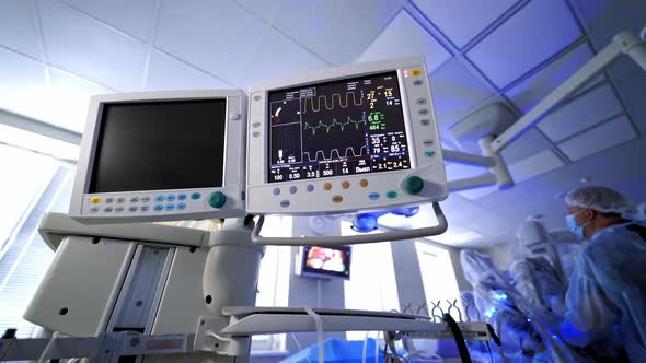 Work of medical equipment in surgical room.  alt