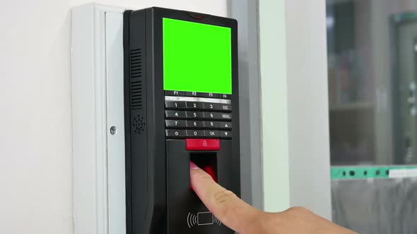 Finger Scanning on the Security Scanner alt