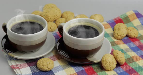 Cookie and Two Cups of Coffee. Kruidnoten, Pepernoten, Strooigoed alt