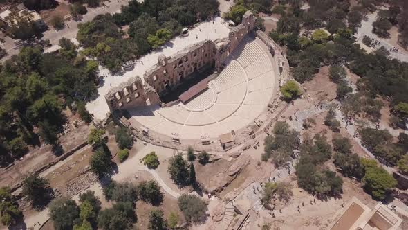 Roman Amphitheater next to Acropolis of Athens, Greece alt