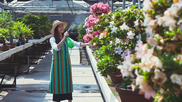 Japanese florist at work alt