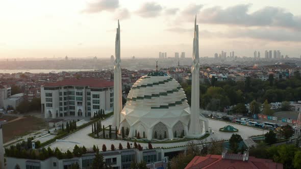 Futuristic Mosque Empty in Istanbul, Modern Looking Temple at Sunset with Cityscape, Slow Aerial alt