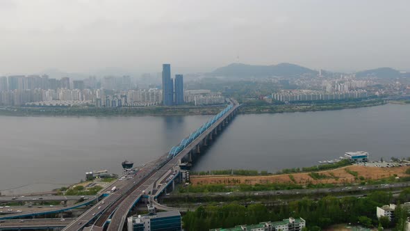 Seoul Han River Dongjak Bridge Traffic Ichon Dong Namsan