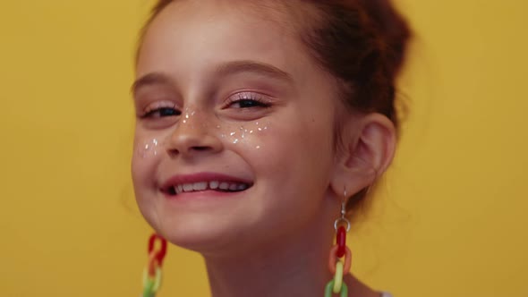 Kid Fashion Girl Face with Glitter Freckles Set 2 alt