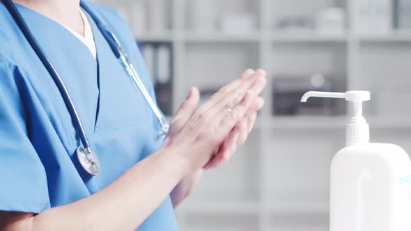 Close-up of professional medical doctor working in hospital office, Medical concept. alt