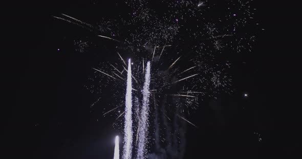 Several kinds of fireworks burst one after the other