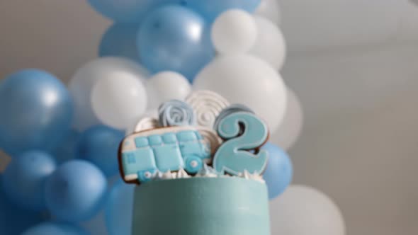 Cake Blue Number Two and the Bus in the Form of Gingerbread alt