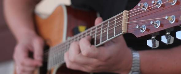 Miguitarjpg%2070