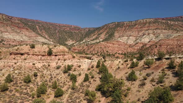 Revealing Shot Of Desert Mountainscape Near Toquerville Falls In Utah. Aerial Drone Shot alt