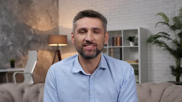 Webcam View Smiling Man Business Coach Greets Records Business Education Course alt