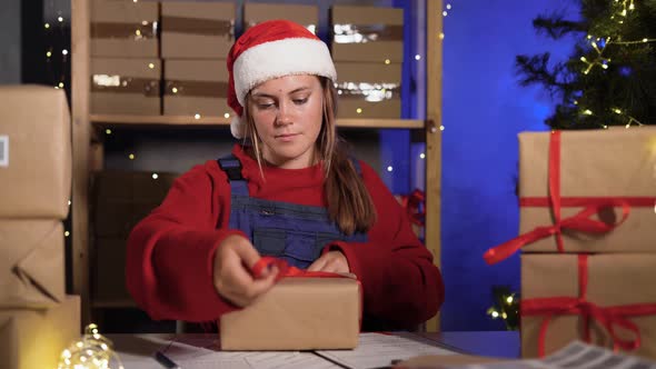 Concept of Small Business and Trade Dropshipping alt