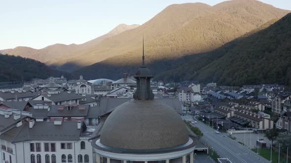 Dome Pike Premium Architecture Roof Luxury Apartment Resort Surrounded Mountain alt