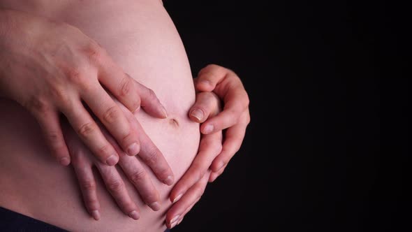 Когда ребенок начинает икать при беременности: первые шевеления или ритмичные толчки?