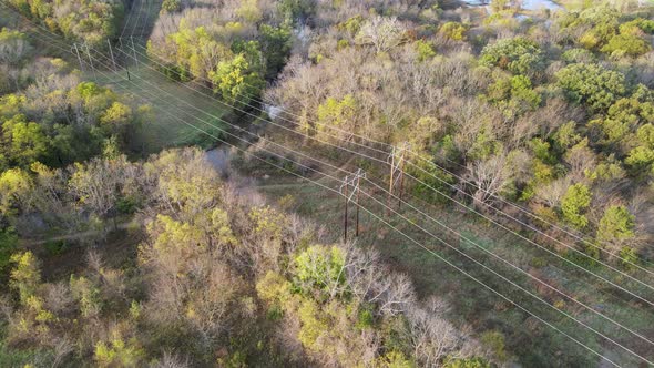 High Voltage Power Line Electricity Cables in Midwest, America, Aerial alt