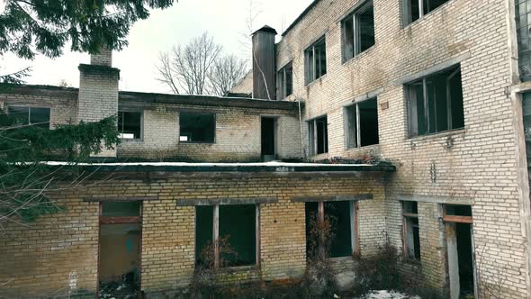 Ukraine Kharkiv March 2 2022 Consequences of the Bombing of Ukrainian Cities alt