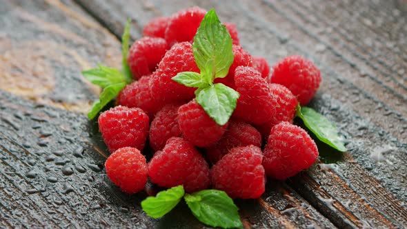 Raspberry with Green Leaves  alt