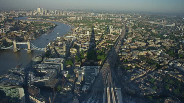 High angle of downtown London and River Thames alt