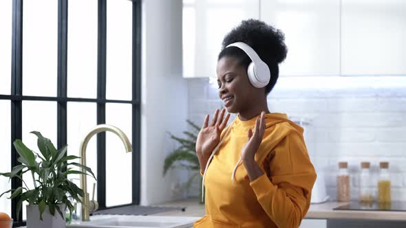 African American Black Handsome Woman Dancing with Headphones Enjoy Life Listening Favourite Music alt