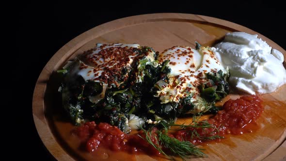 Spinach With Eggs