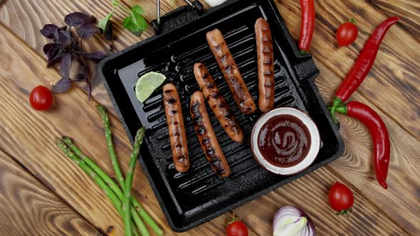 Grilled Vegetarian Sausages with Spicy Ketchup and Herbs alt