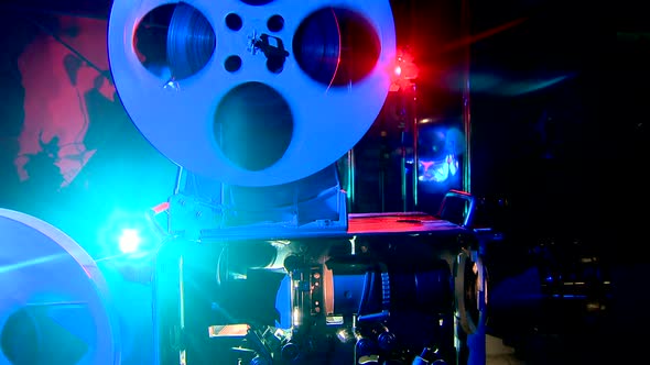 Film projection device, retro