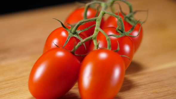 Red Tomatoes on a Table alt