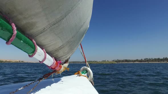 Felucca sailing down the Nile alt