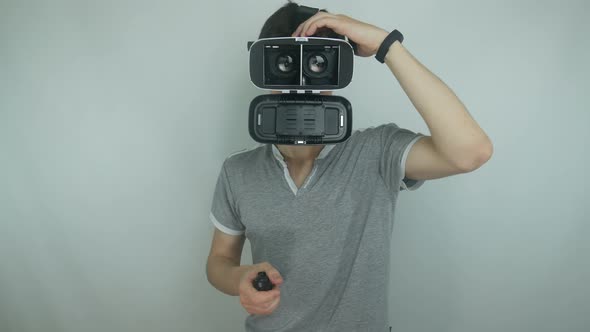 Guy Tunes The Virtual Reality Helmet