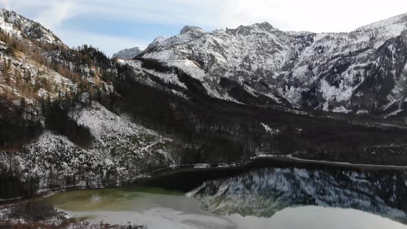 Beautiful Winter Landscape on the Lake Offensee in the Mountains in Upper Austria Salzkammergut alt