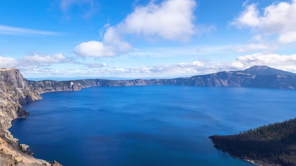 Time lapse of clouds moving above Crater Lake in Oregon alt