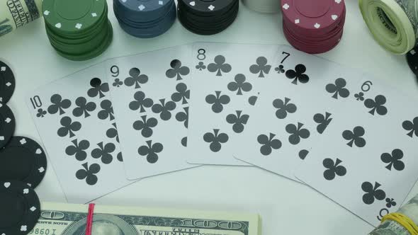 Clubs Street Flush And Money In The Casino alt