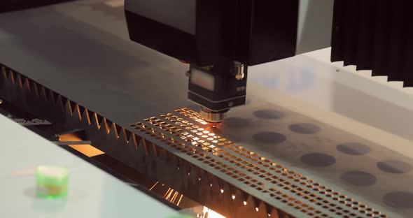CNC Laser Cutting of Metal Modern Industrial Technology alt