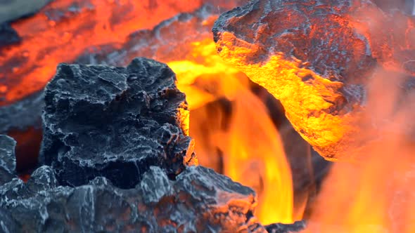 Electric Fireplaces with Builtin Evaporator Converts Water Into Steam alt