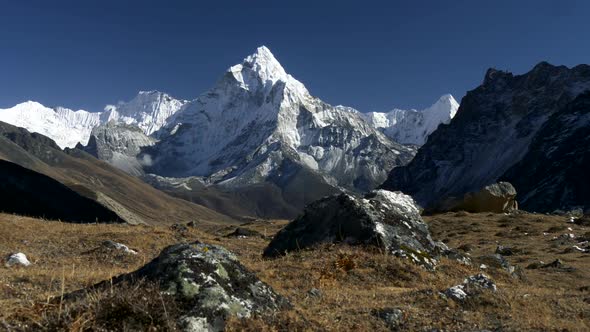Crane Shot of Ama Dablam Mountain in Sagarmatha National Park, Nepal alt