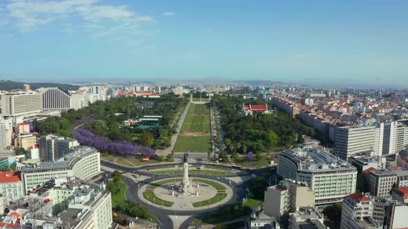 Pulling away from Parque Eduardo VII alt
