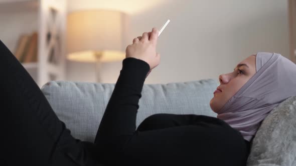 Connection Error Low Internet Annoyed Woman Phone alt