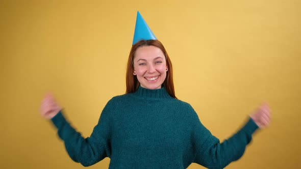 Young Red Hair Woman Posing Isolated on Yellow Color Background Studio alt