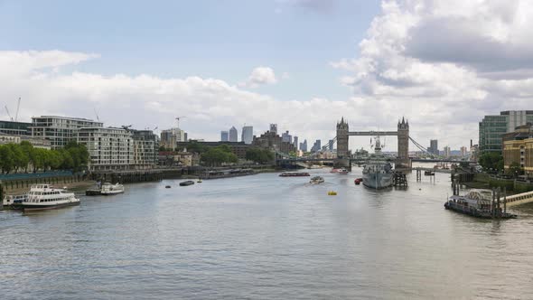 Timelapse of Thames river in London