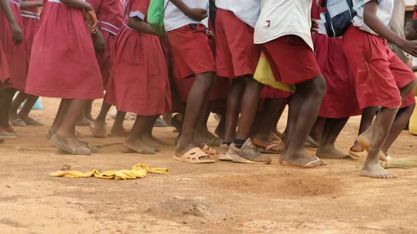 African Dancing at the Festival alt